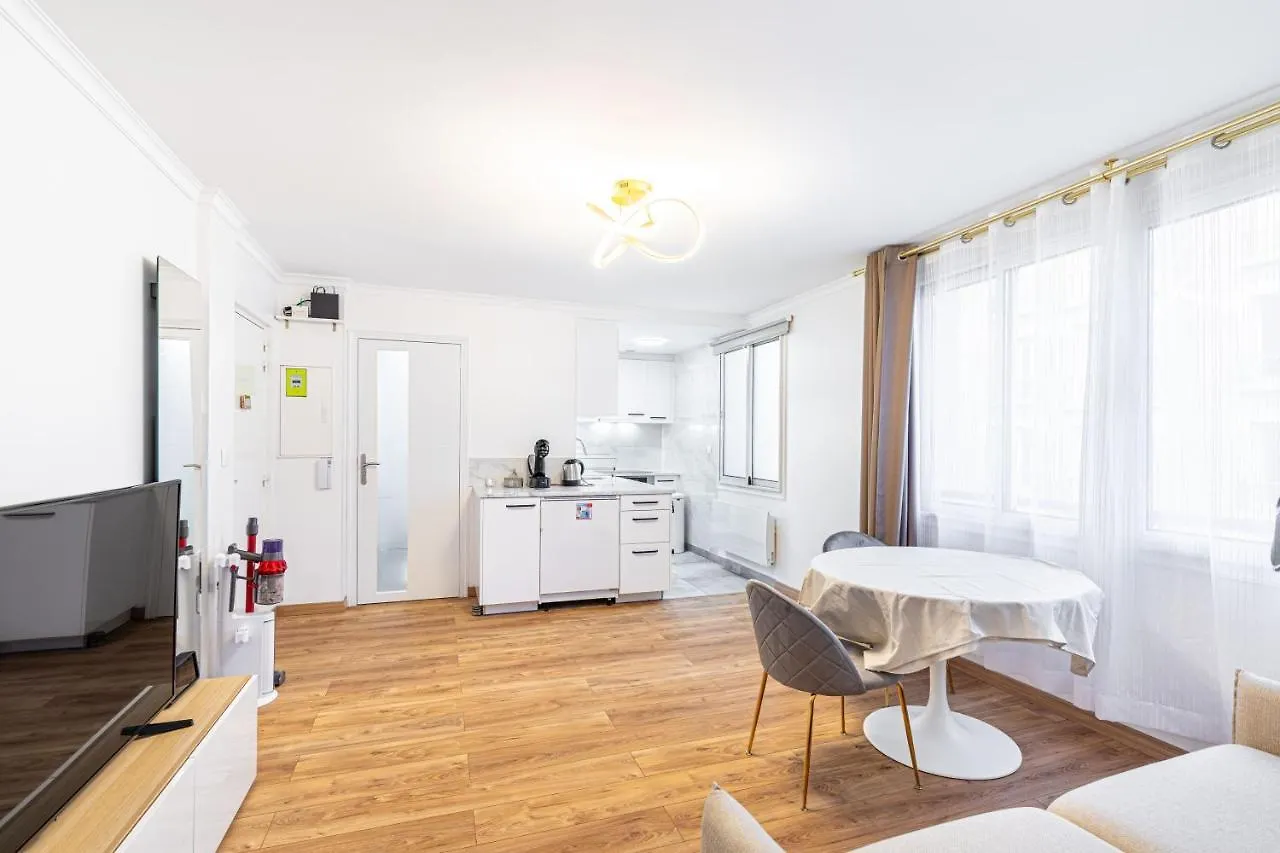 Paris Coeur, Un Superbe Appartement De 40 M2.